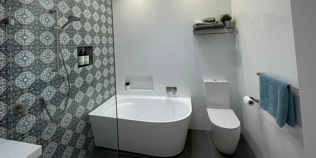 LICENSED BATHROOM RENOVATION PROFESSIONALSFully Qualified & Licensed Builders