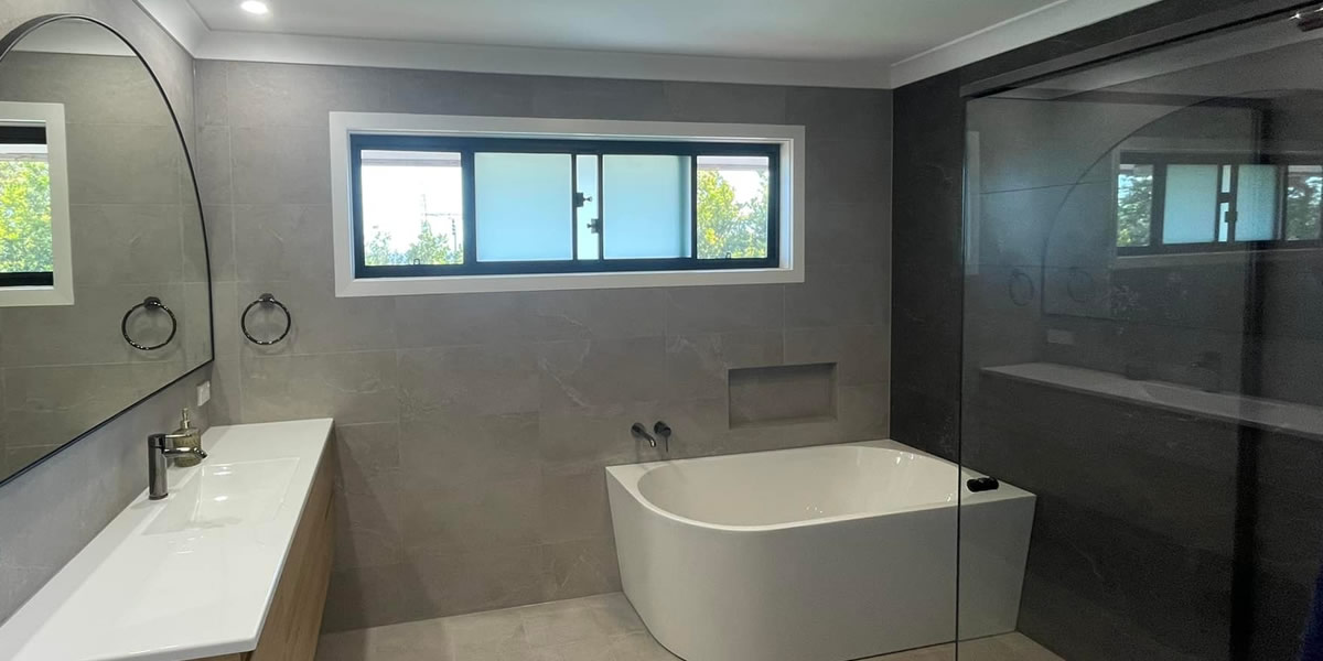  LUXURIOUS MODERN BATHROOM DESIGNSBook an In-Home Consultation Today